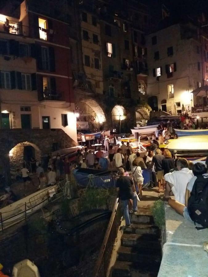 Ca'La Luna - In Centro Con Terrazza Apartamento Riomaggiore Exterior foto